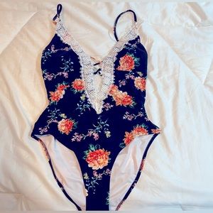L - cupshe flowered swimsuit